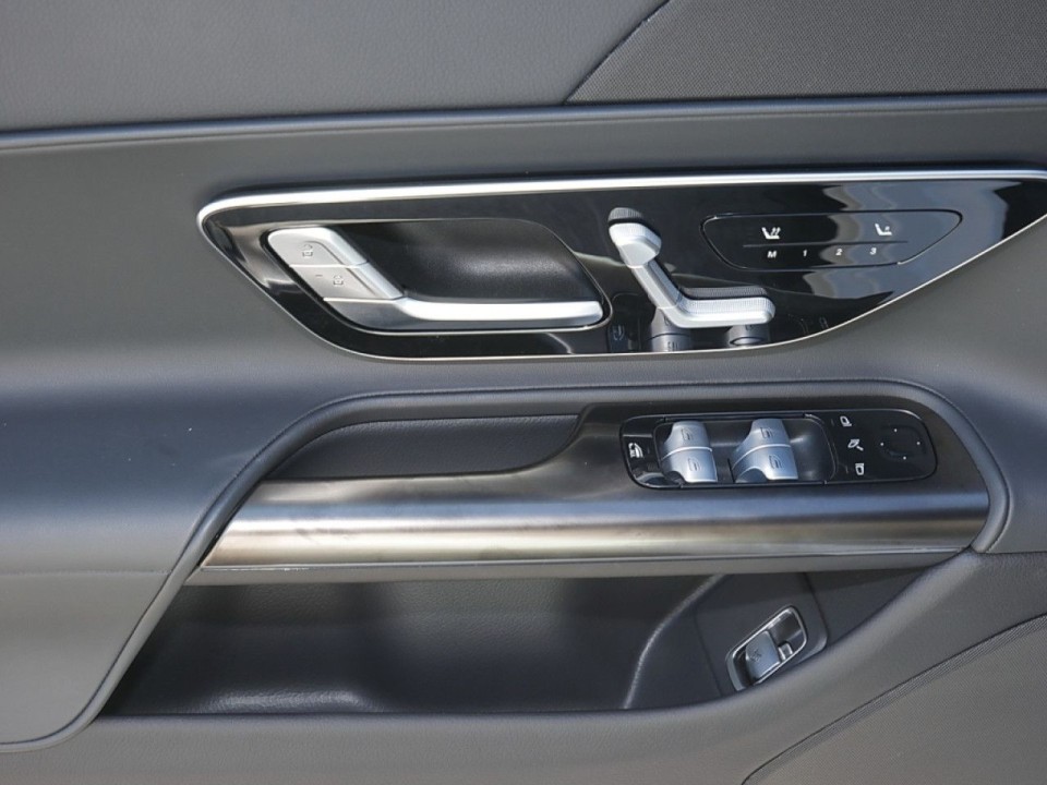 Mercedes-Benz SL 43 AMG - foto 11