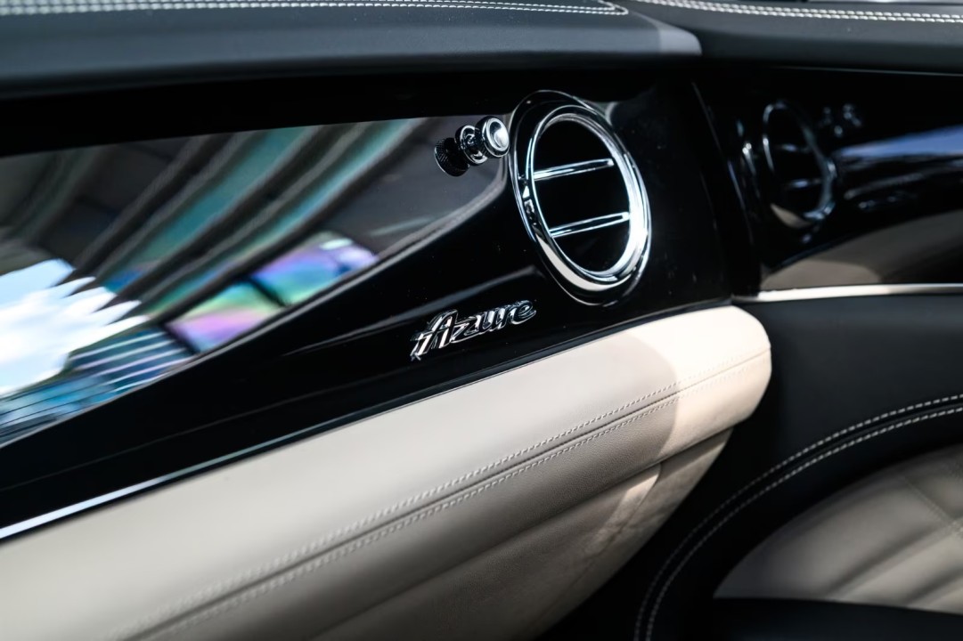 Bentley Bentayga Azure - foto 11