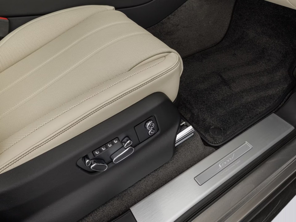 Bentley Bentayga Speed - foto 25