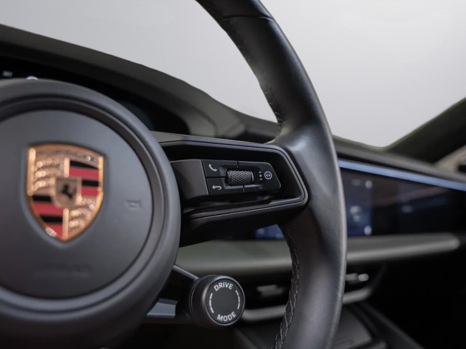 PORSCHE Macan 2024 — imagine 17