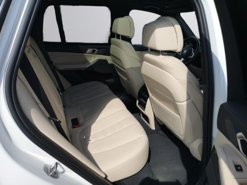 BMW X5 M50i - foto 11