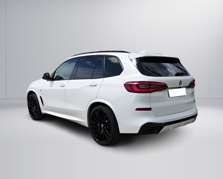 BMW X5 M50i (5)