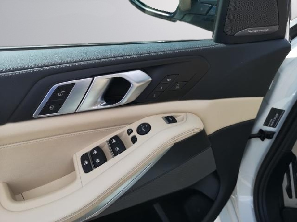 BMW X5 M50i - foto 21