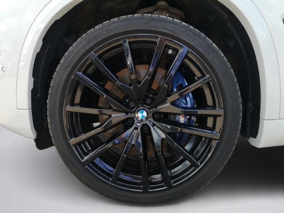 BMW X5 M50i - foto 24