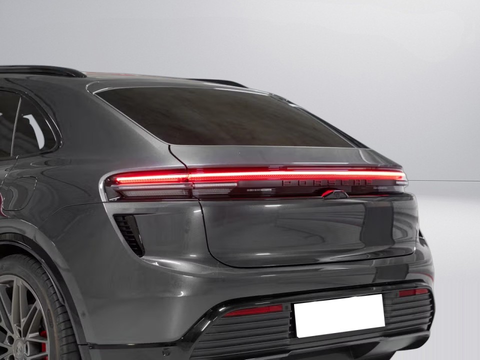 Porsche Macan Turbo - foto 31