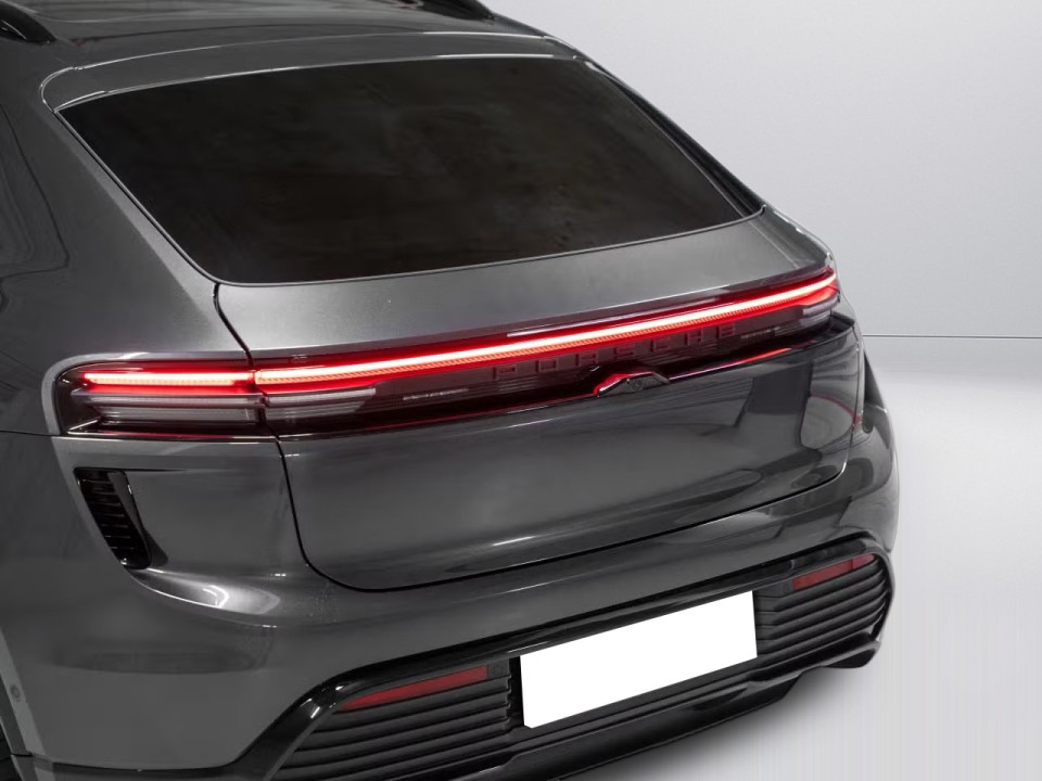 Porsche Macan Turbo - foto 32