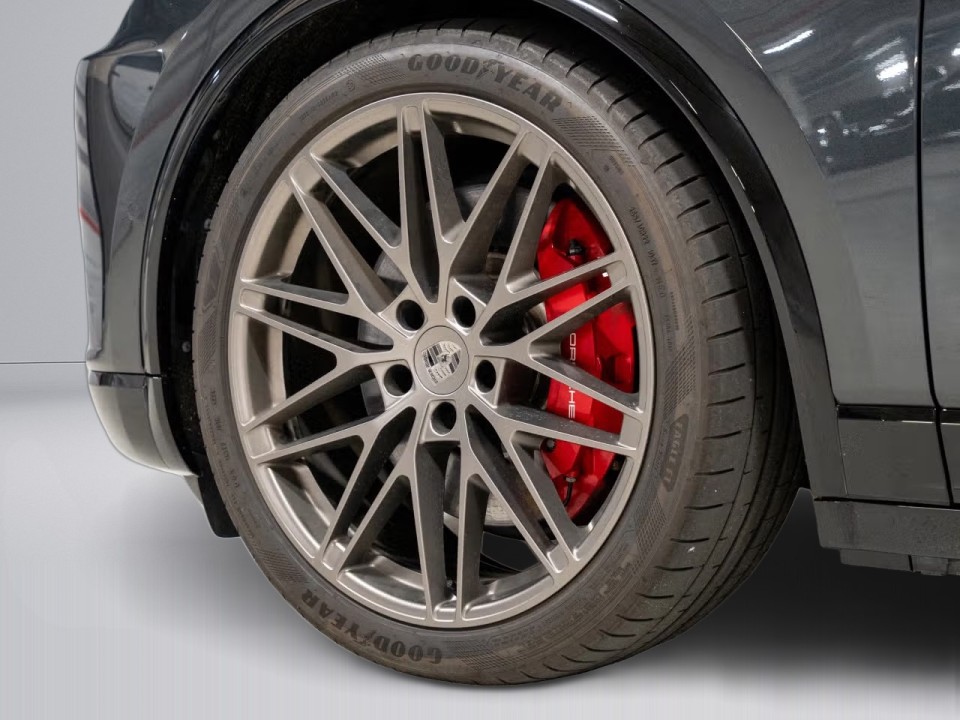 Porsche Macan Turbo - foto 35