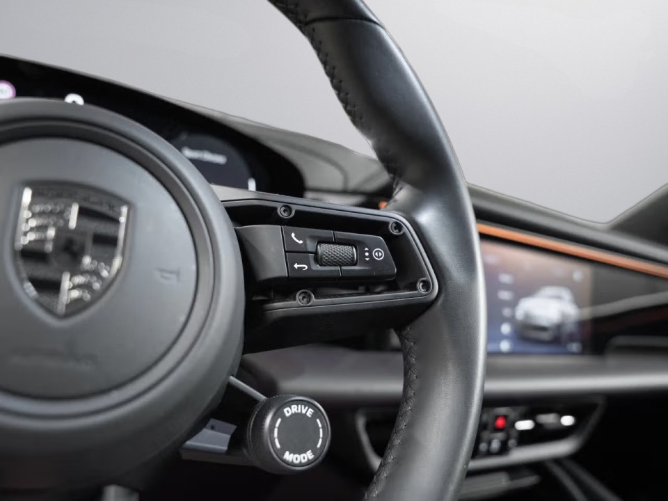 Porsche Macan Turbo - foto 15