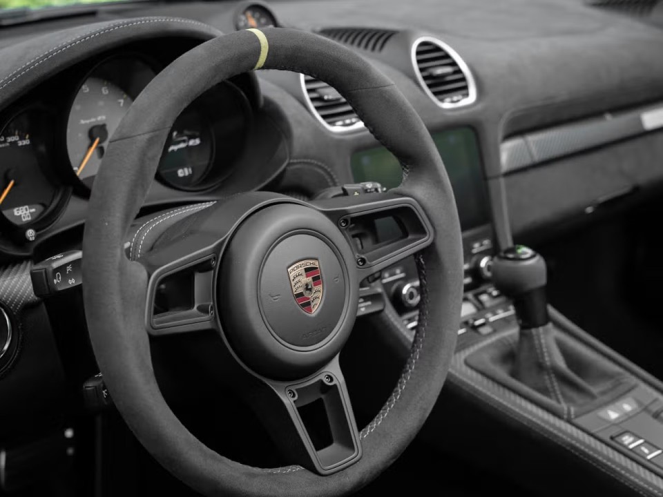Porsche 718 Spyder RS - foto 11