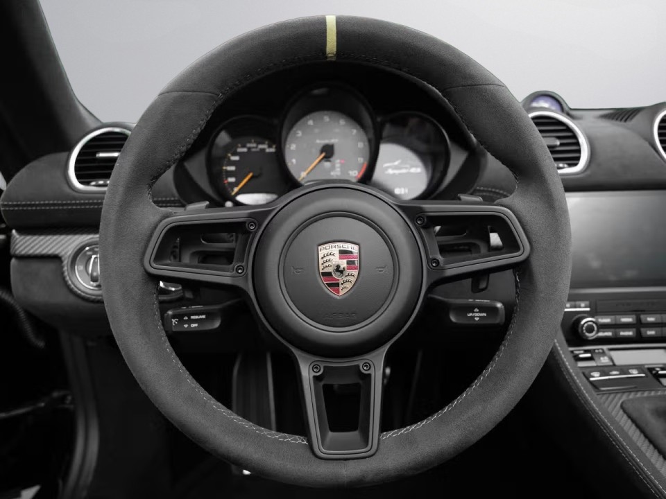Porsche 718 Spyder RS - foto 12
