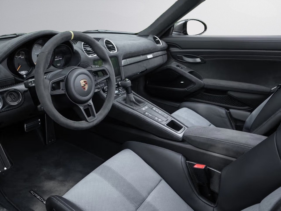 Porsche 718 Spyder RS - foto 8