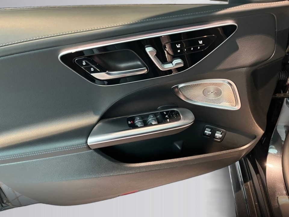 Mercedes-Benz C 400e 4MATIC - foto 20