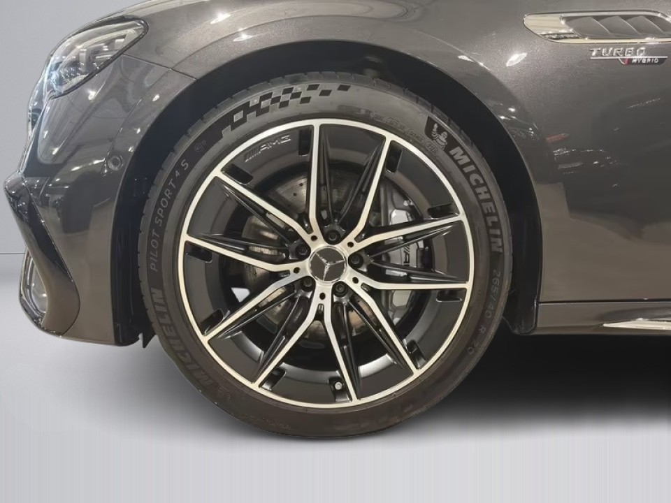 Mercedes-Benz E 53 AMG 4MATIC - foto 23