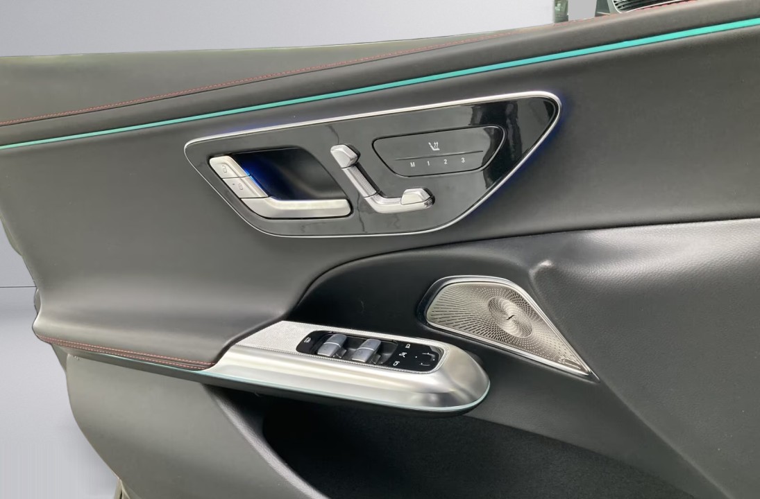 Mercedes-Benz E 53 AMG 4MATIC+ - foto 17