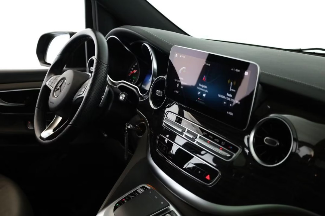 Mercedes-Benz V 300d 4MATIC AMG - foto 16