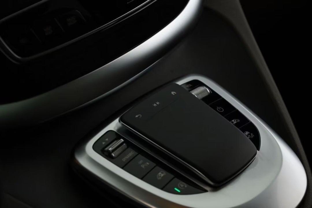 Mercedes-Benz V 300d 4MATIC AMG - foto 18