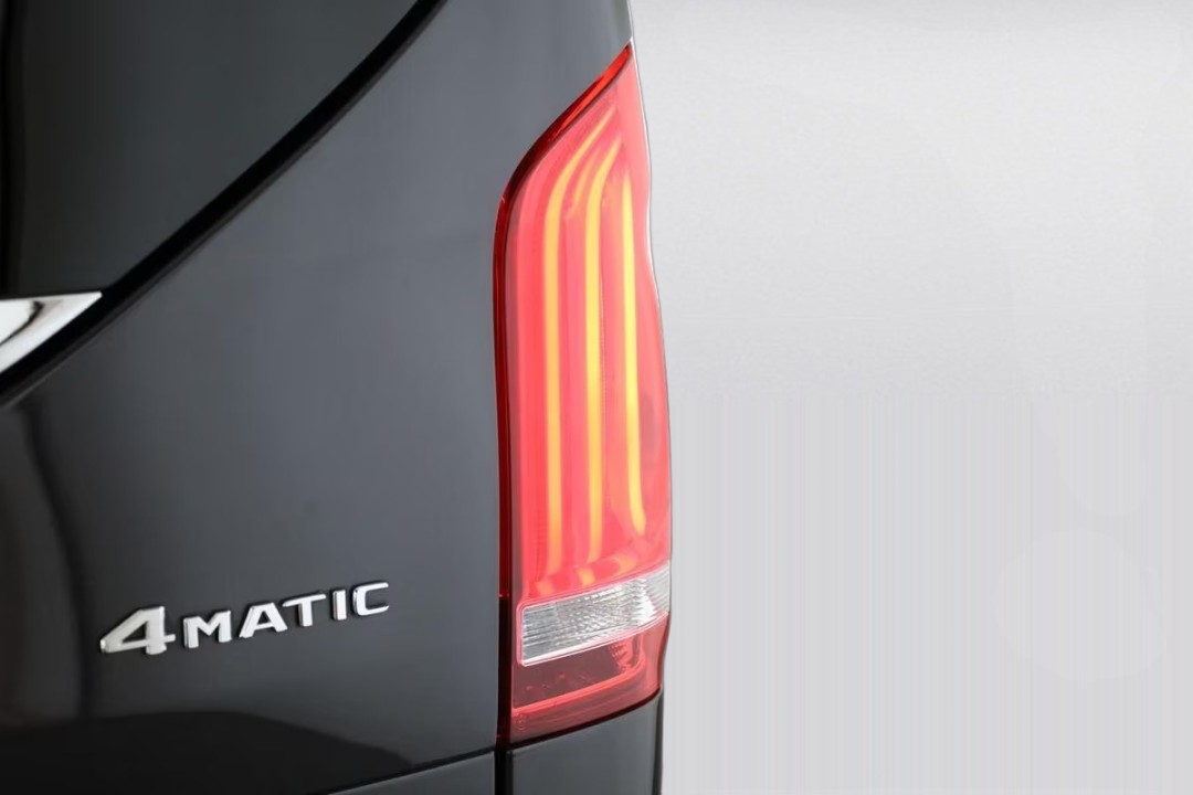 Mercedes-Benz V 300d 4MATIC AMG - foto 25