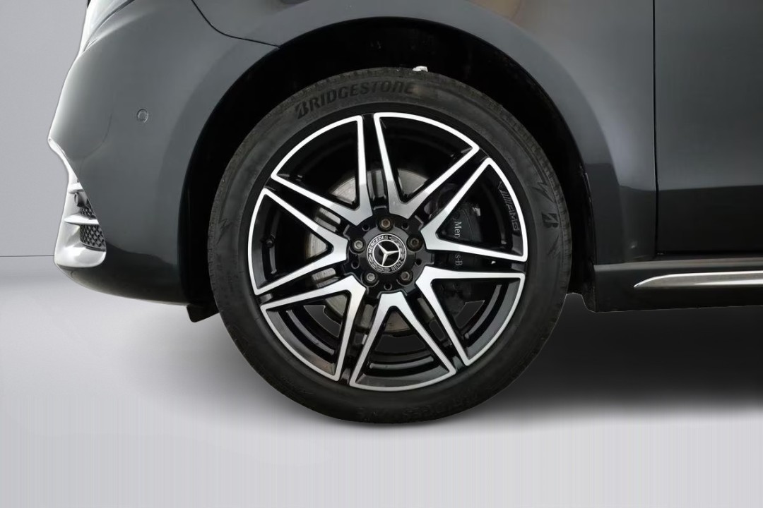 Mercedes-Benz V 300d 4MATIC AMG - foto 27