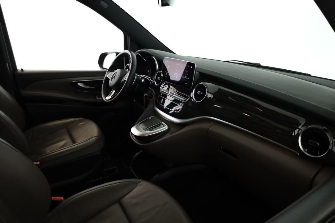 Mercedes-Benz V 300d 4MATIC AMG - foto 15