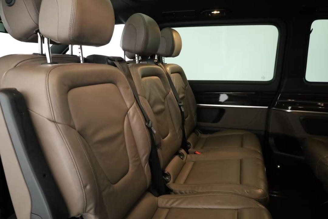 Mercedes-Benz V 300d 4MATIC AMG - foto 13