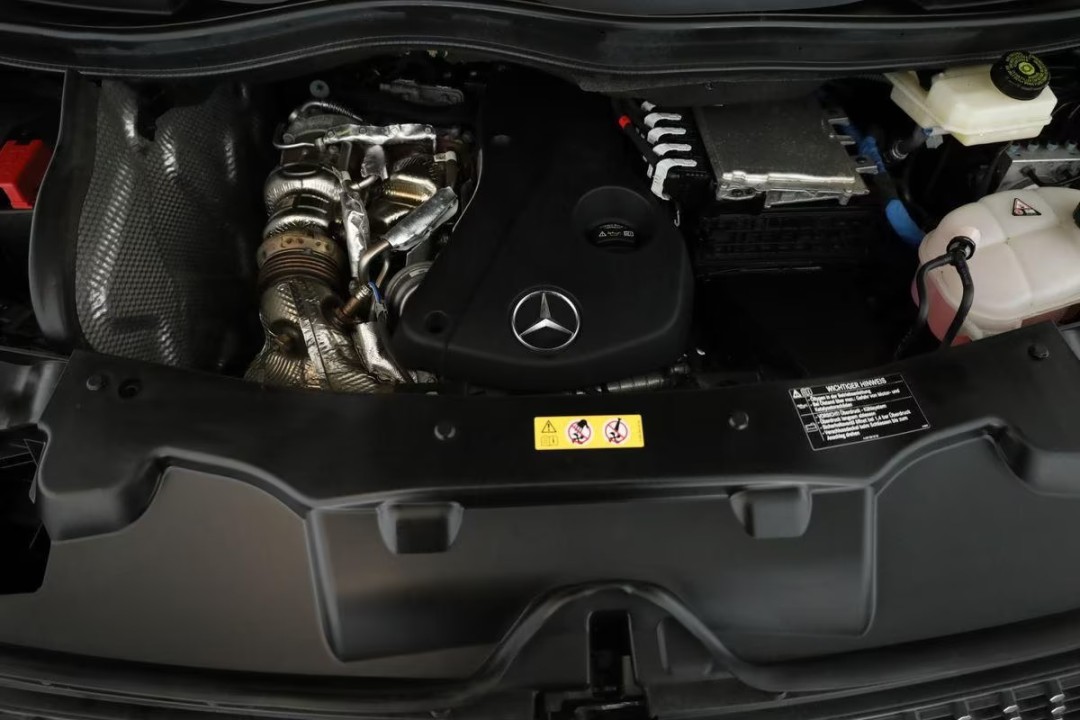 Mercedes-Benz V 300d 4MATIC AMG - foto 23