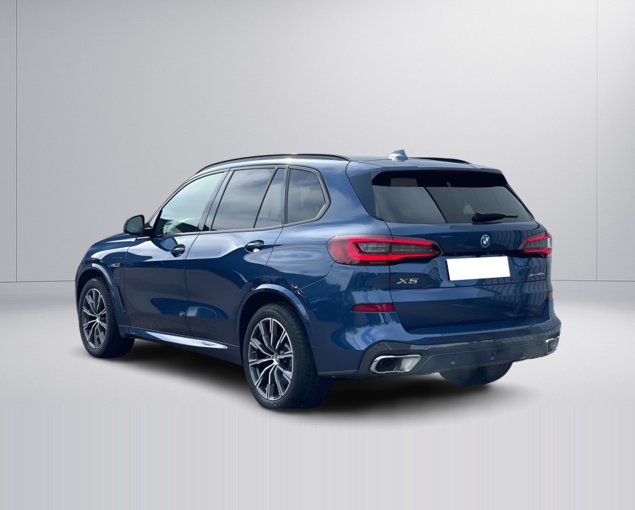 BMW X5 2021 — imagine 3
