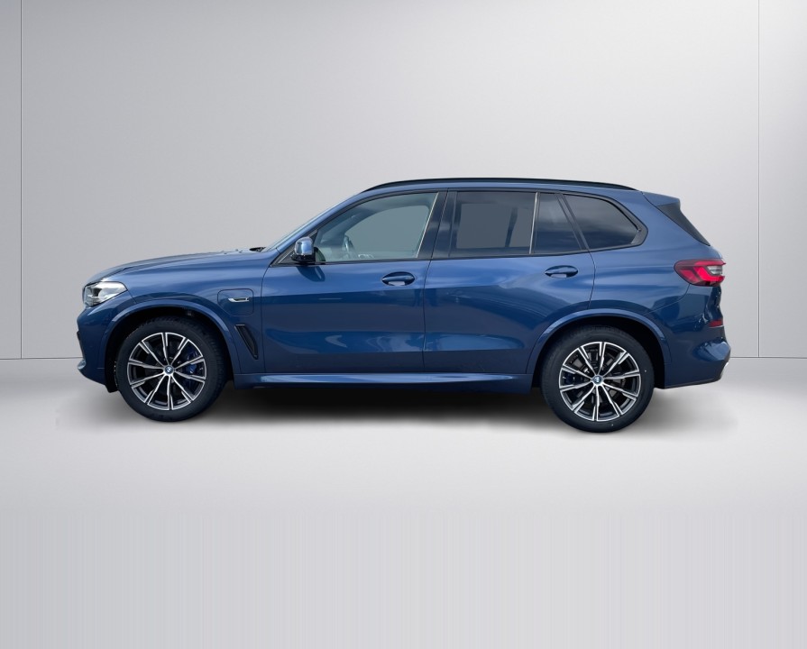 BMW X5 2021 — imagine 2