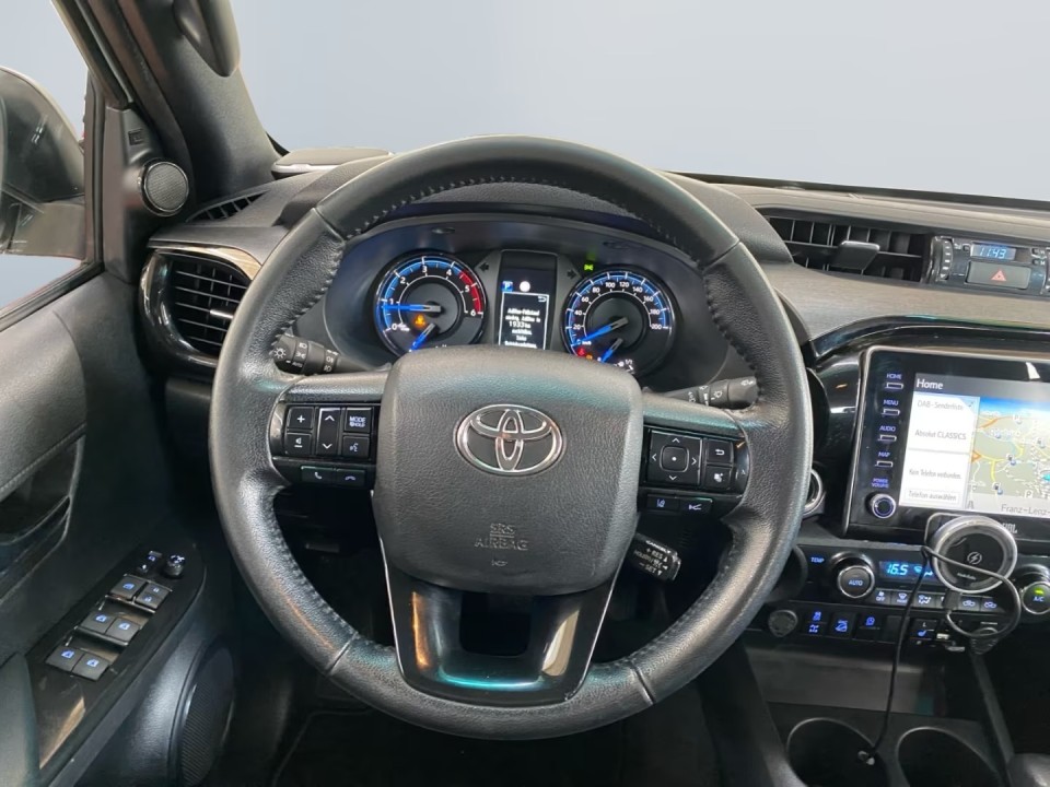Toyota Hilux 2.8D Invincible - foto 9