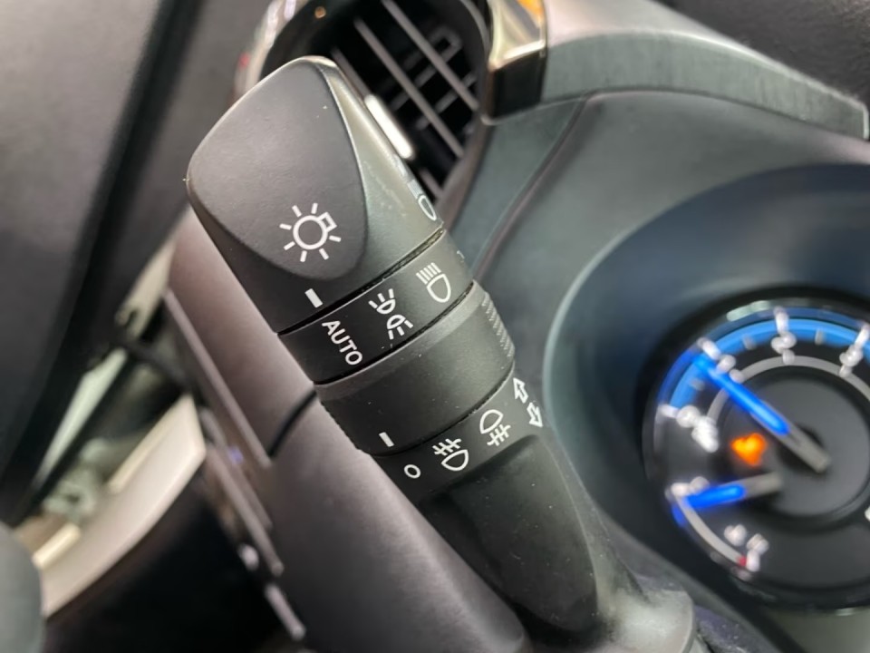 Toyota Hilux 2.8D Invincible - foto 17