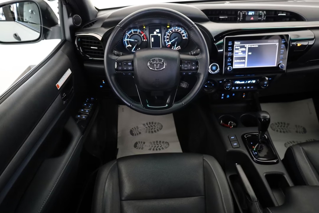 Toyota Hilux 2.8D Invincible - foto 12