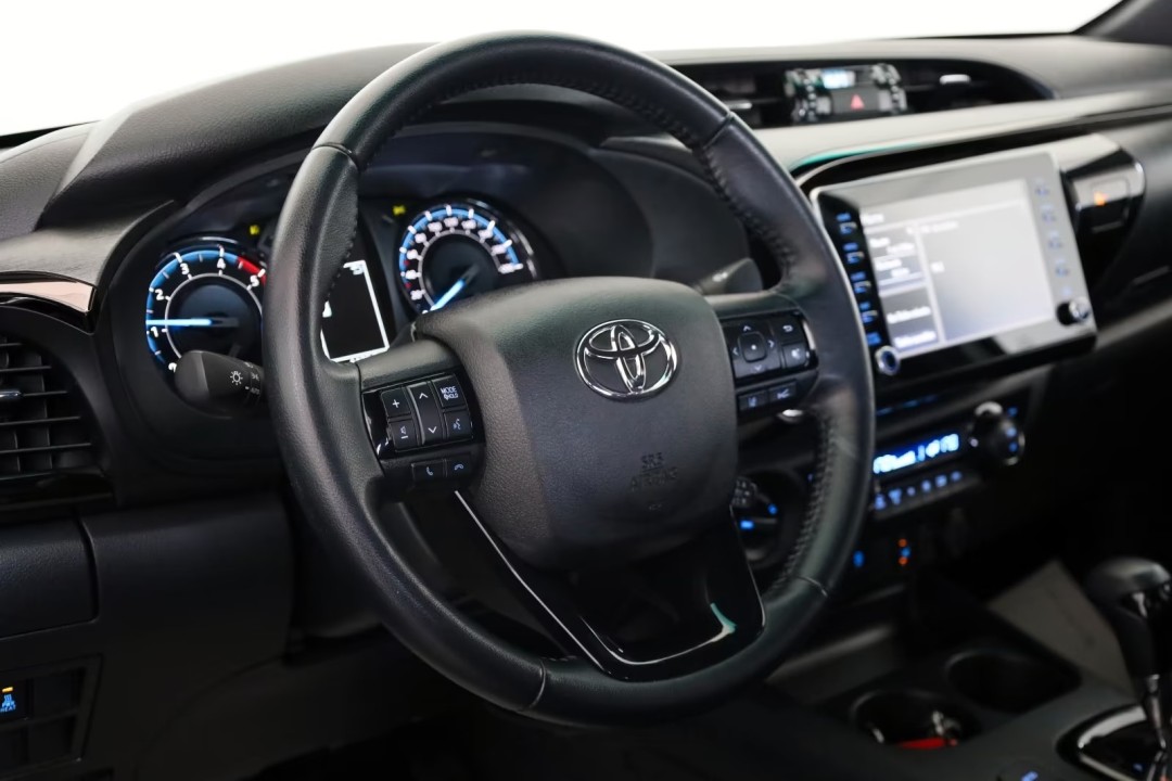 Toyota Hilux 2.8D Invincible - foto 14