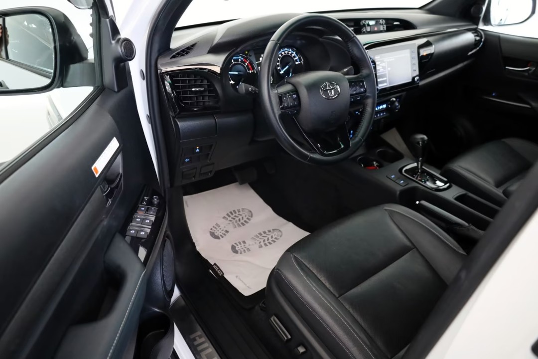 Toyota Hilux 2.8D Invincible - foto 15