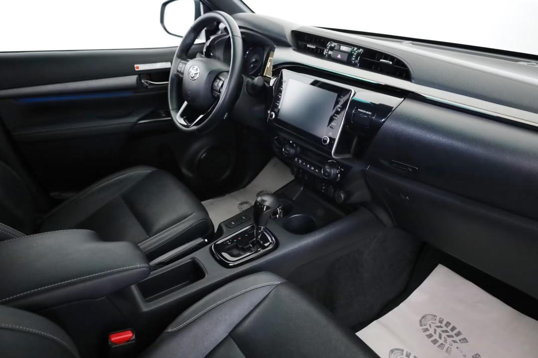 Toyota Hilux 2.8D Invincible - foto 16