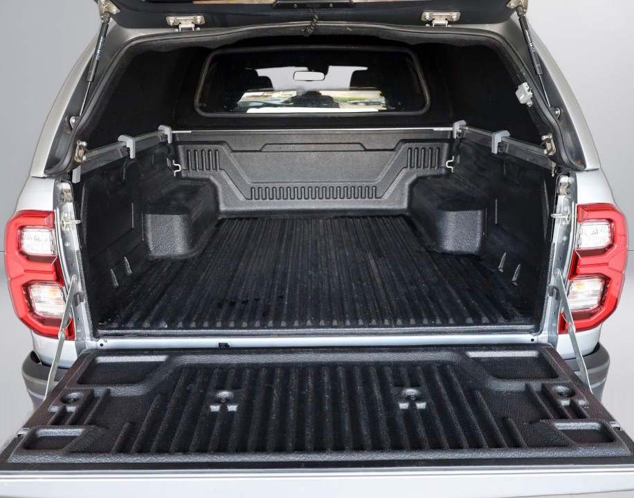 Toyota Hilux 2.8D Invincible - foto 25