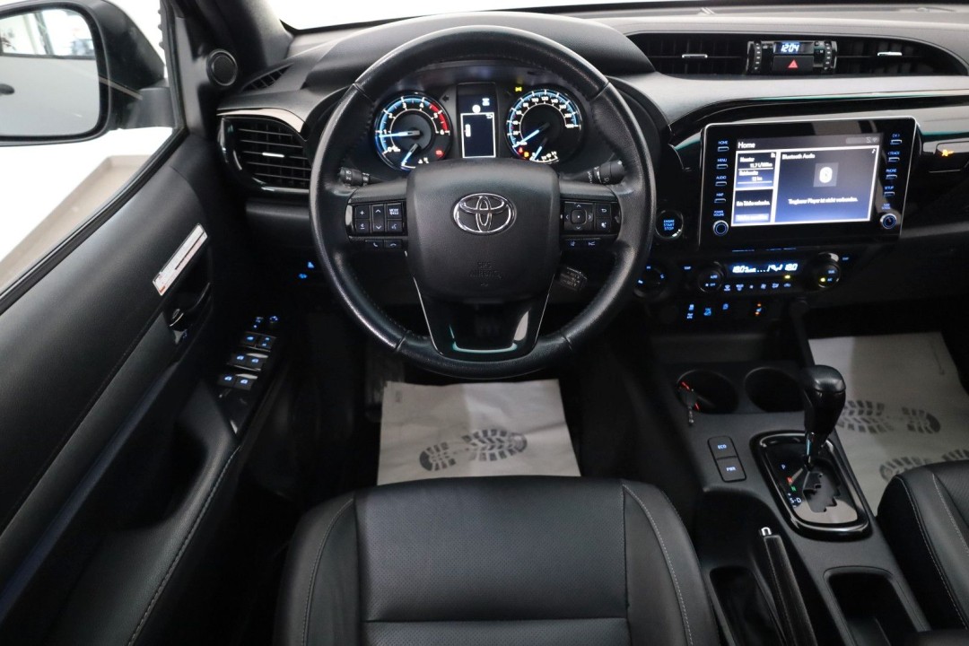 Toyota Hilux 2.8D Invincible - foto 16