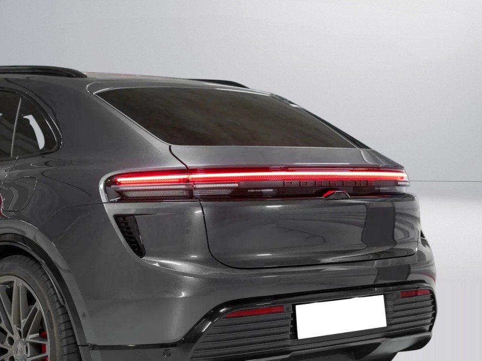 Porsche Macan Turbo - foto 33