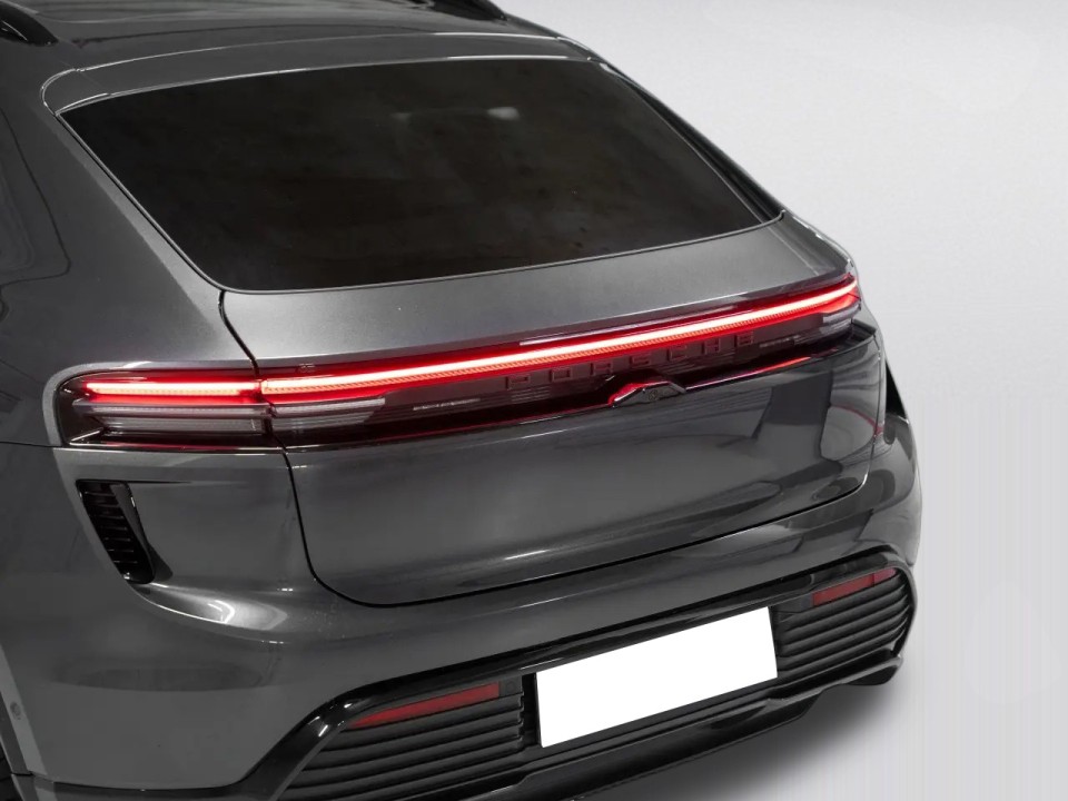 Porsche Macan Turbo - foto 32