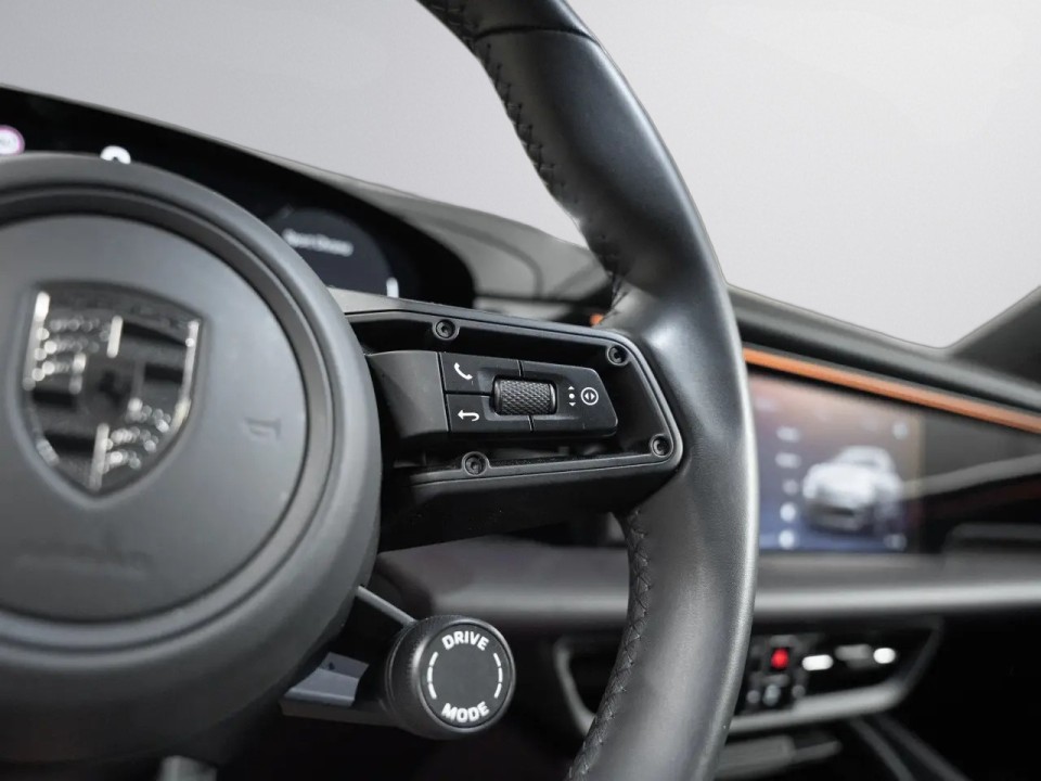 Porsche Macan Turbo - foto 11