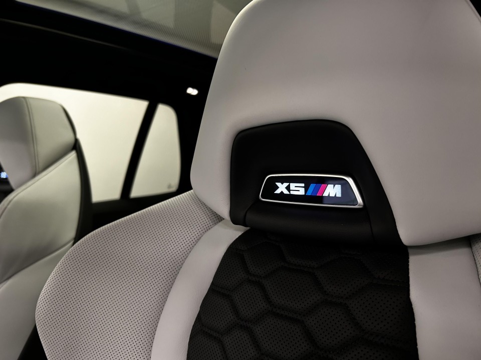 BMW X5 M Competition - foto 33