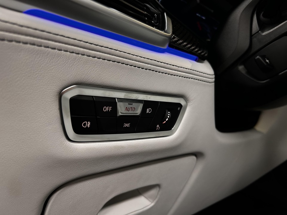 BMW X5 M Competition - foto 23