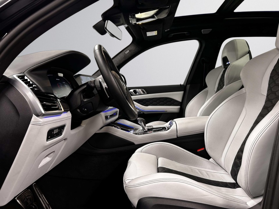 BMW X5 M Competition - foto 12