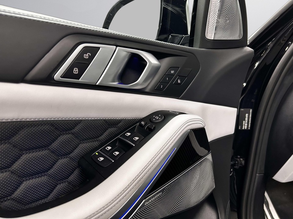 BMW X5 M Competition - foto 35