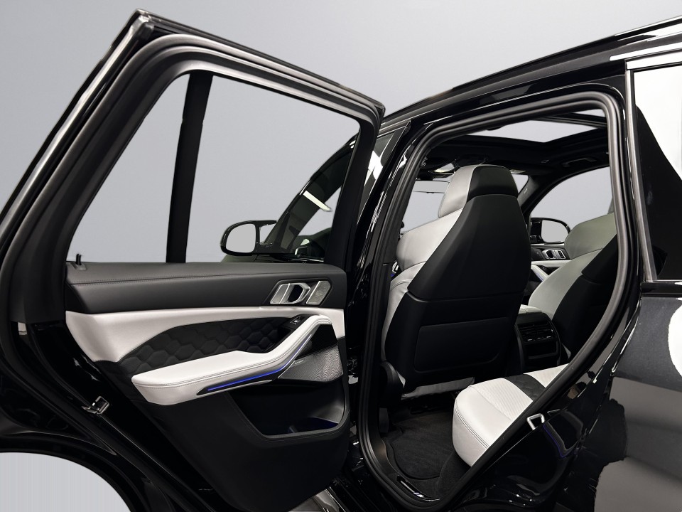BMW X5 M Competition - foto 39