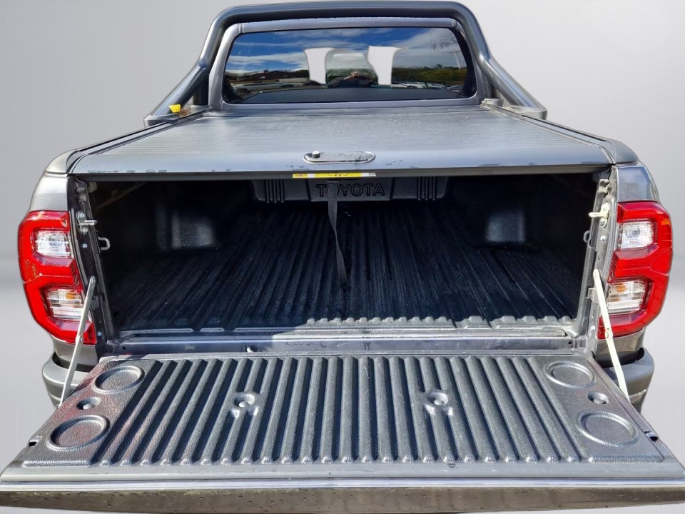 Toyota Hilux GR Sport - foto 16
