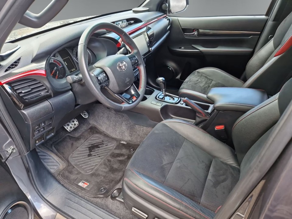 TOYOTA Hilux 2023 — imagine 18