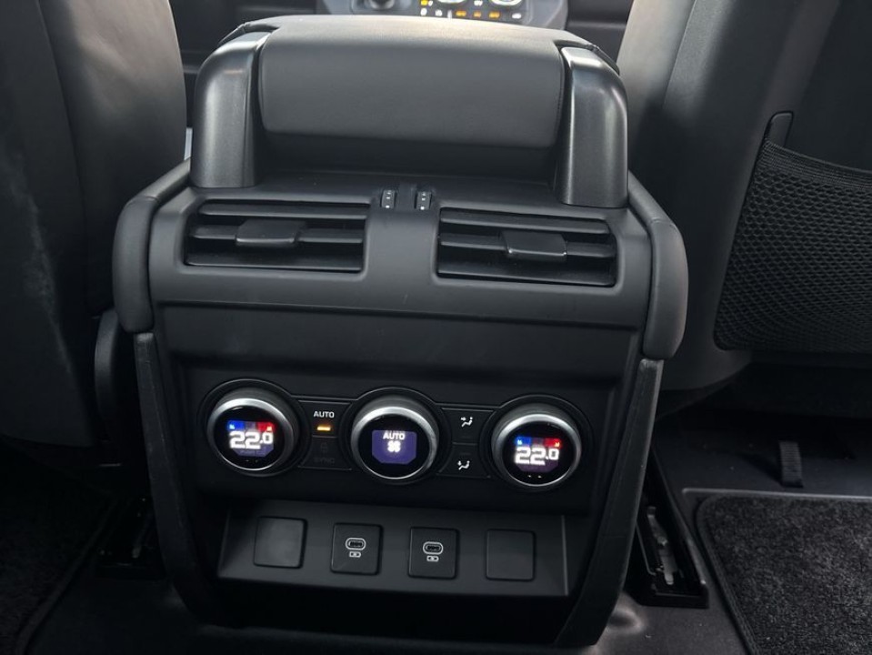 Land Rover Defender 90 D300 X-Dynamic HSE - foto 12