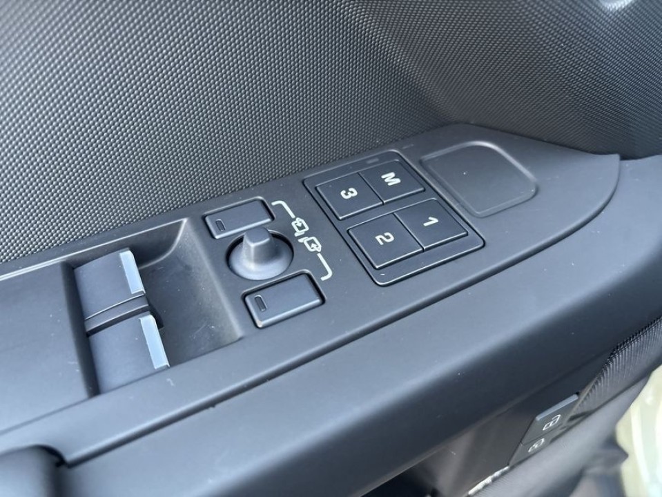 Land Rover Defender 90 D300 X-Dynamic HSE - foto 19