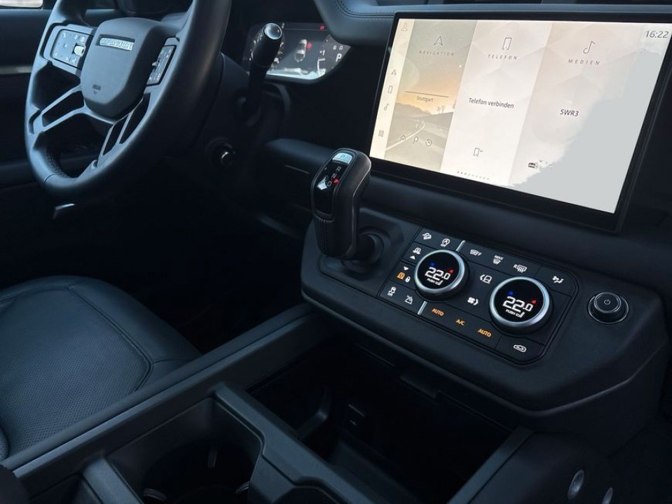 Land Rover Defender 90 D300 X-Dynamic HSE - foto 11