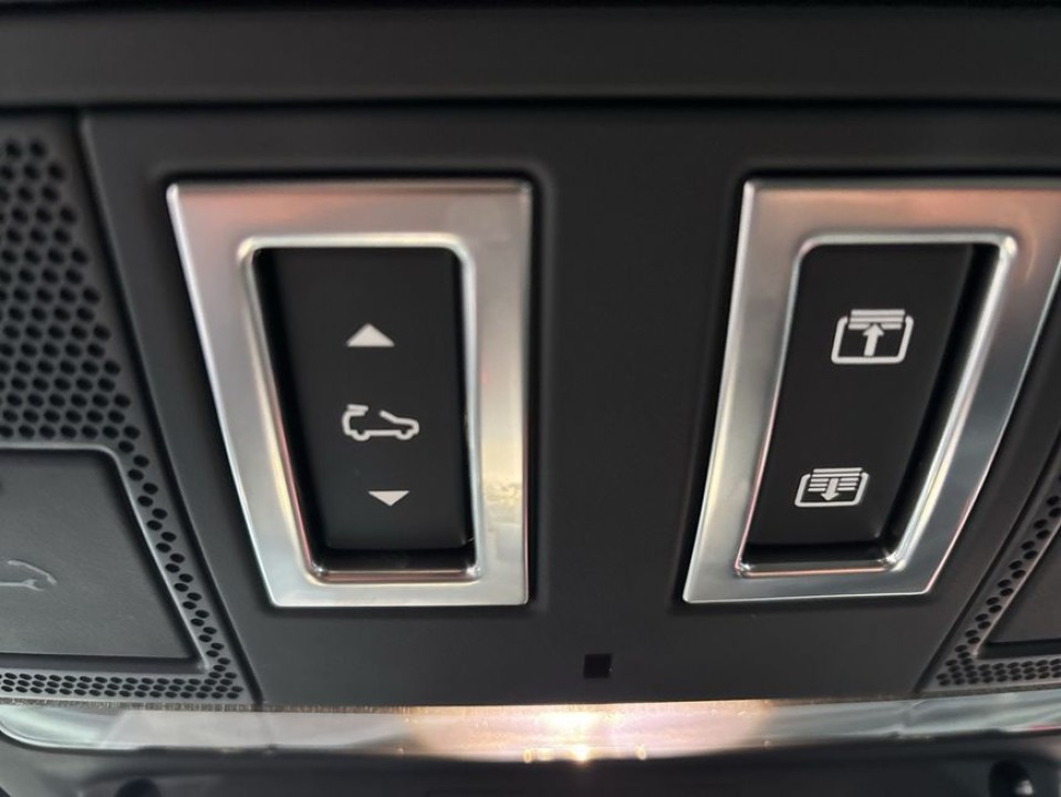 Land Rover Defender 90 D300 X-Dynamic HSE - foto 13