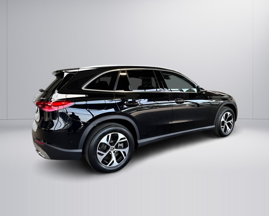 Mercedes-Benz GLC 300e 4MATIC Avantgarde (3)